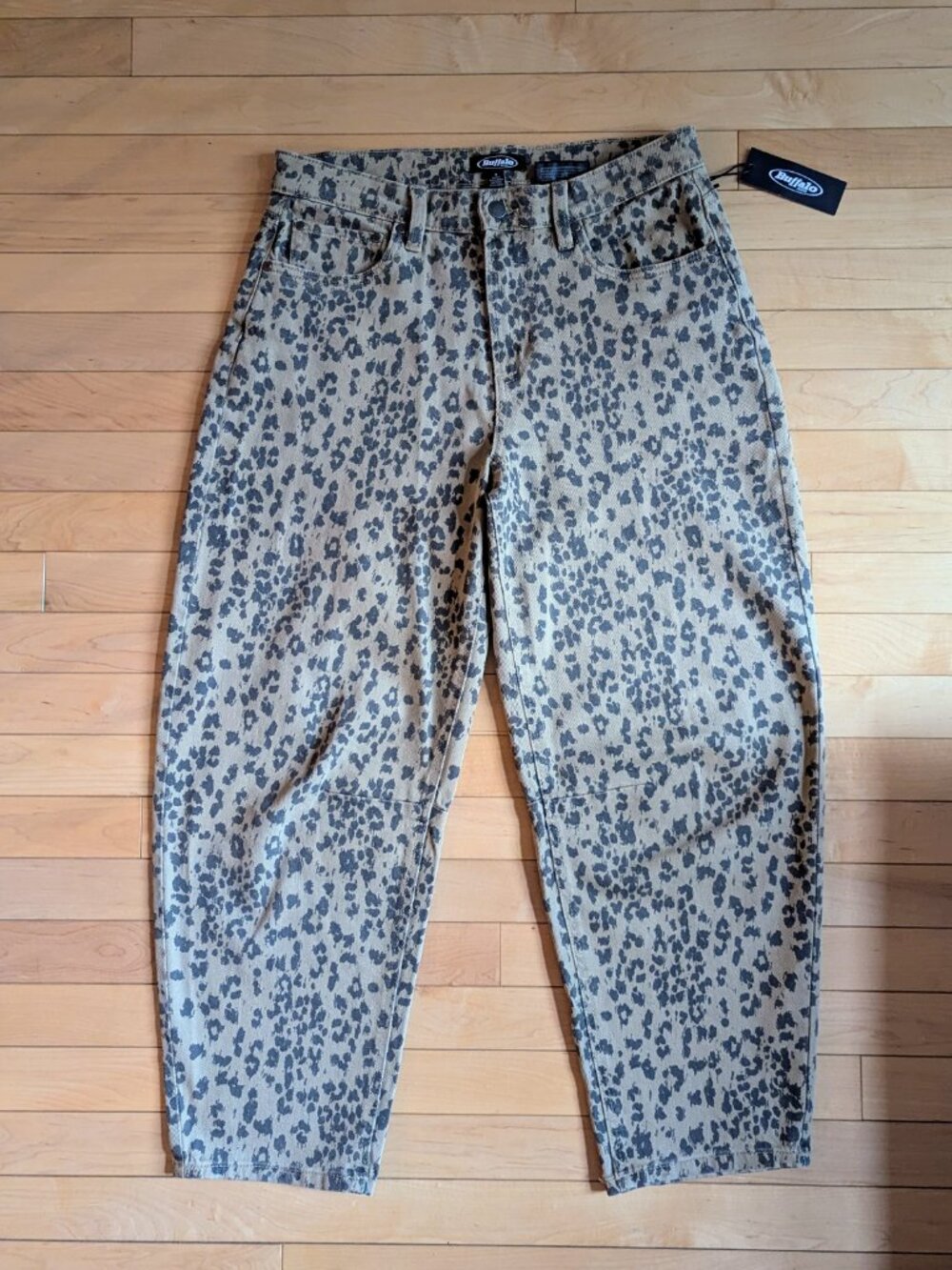 Buffalo – Muted Leopard Print Barrel Leg Jeans - Scandi Elevated Casual - Size 6 - Picture 2 of 7